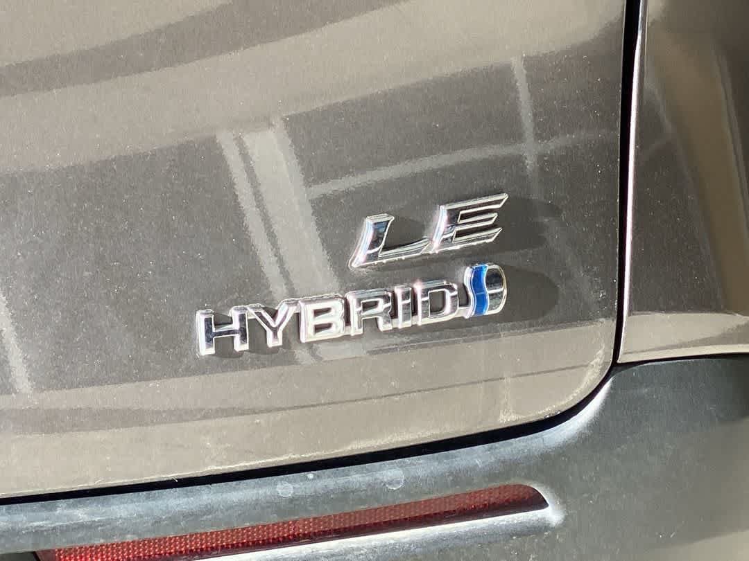 Certified 2024 Toyota Sienna LE FWD image 11