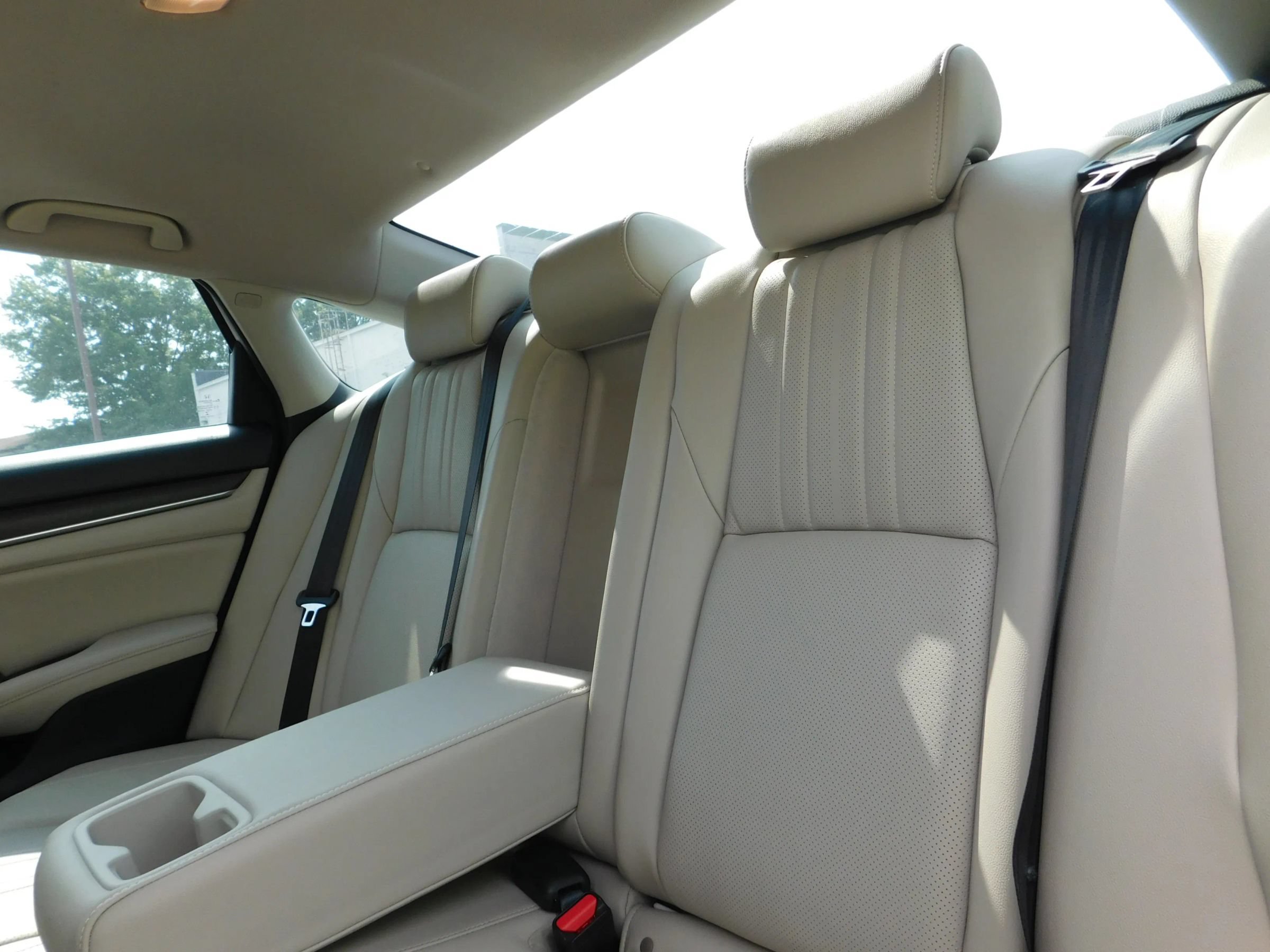 Used 2019 Honda Accord Touring image 8