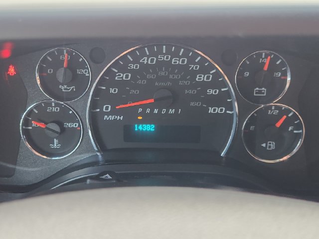 Used 2025 Chevrolet Express 2500 w/ Driver Convenience Package RWD image 7