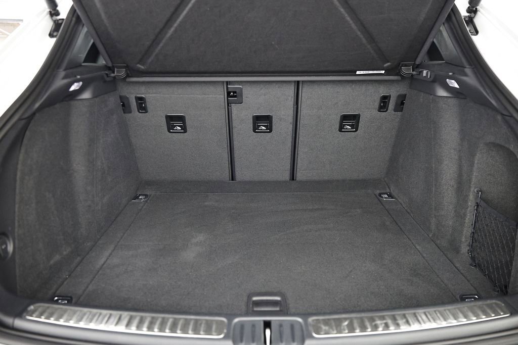 Certified 2026 Porsche Macan image 32