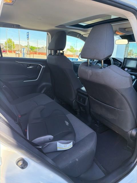 Used 2019 Toyota RAV4 XLE FWD image 11