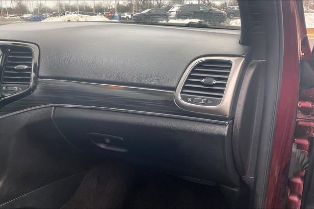 Used 2019 Jeep Grand Cherokee Limited image 16