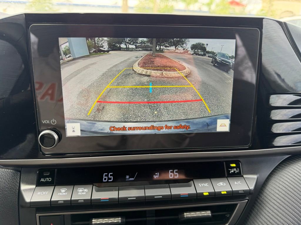 Used 2025 Toyota Camry SE FWD image 30