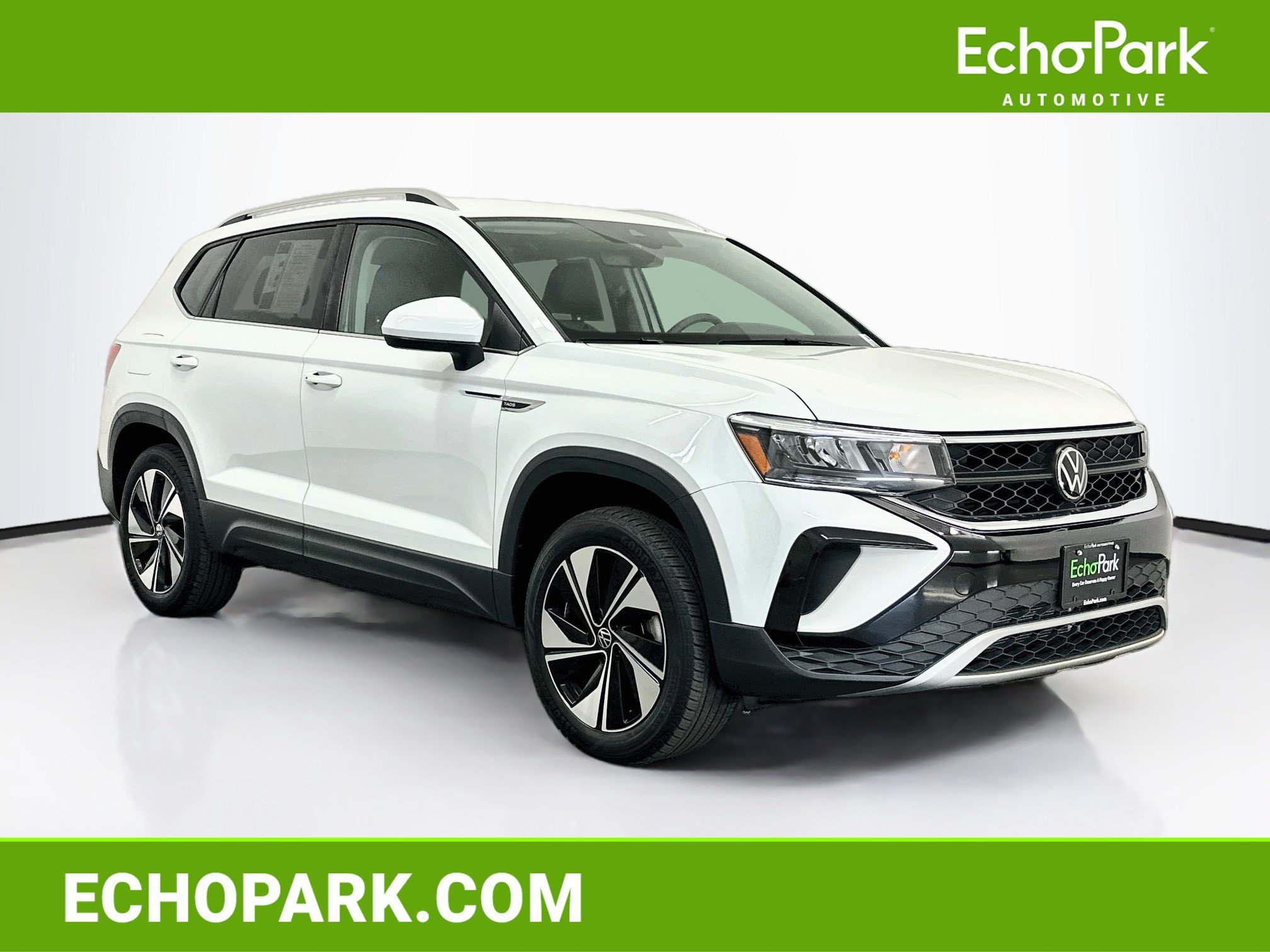 Used 2024 Volkswagen Taos SE AWD/4WD image 1