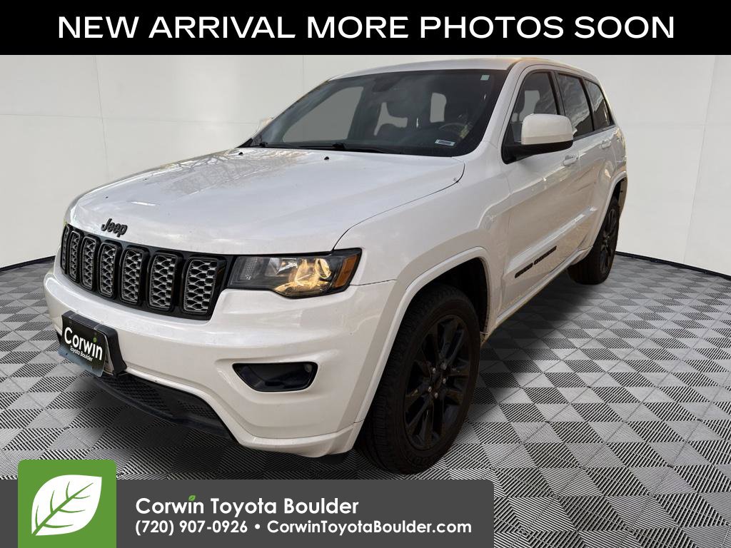 Used 2020 Jeep Grand Cherokee Altitude AWD/4WD image 3