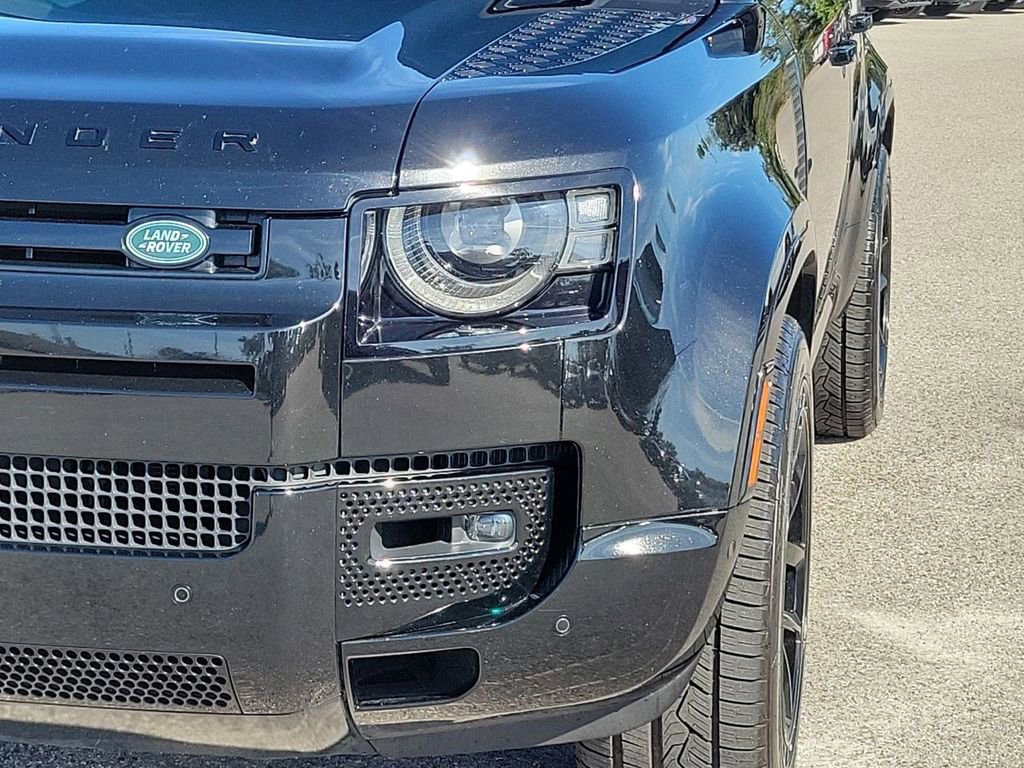 Used 2022 Land Rover Defender 110 V8 image 16