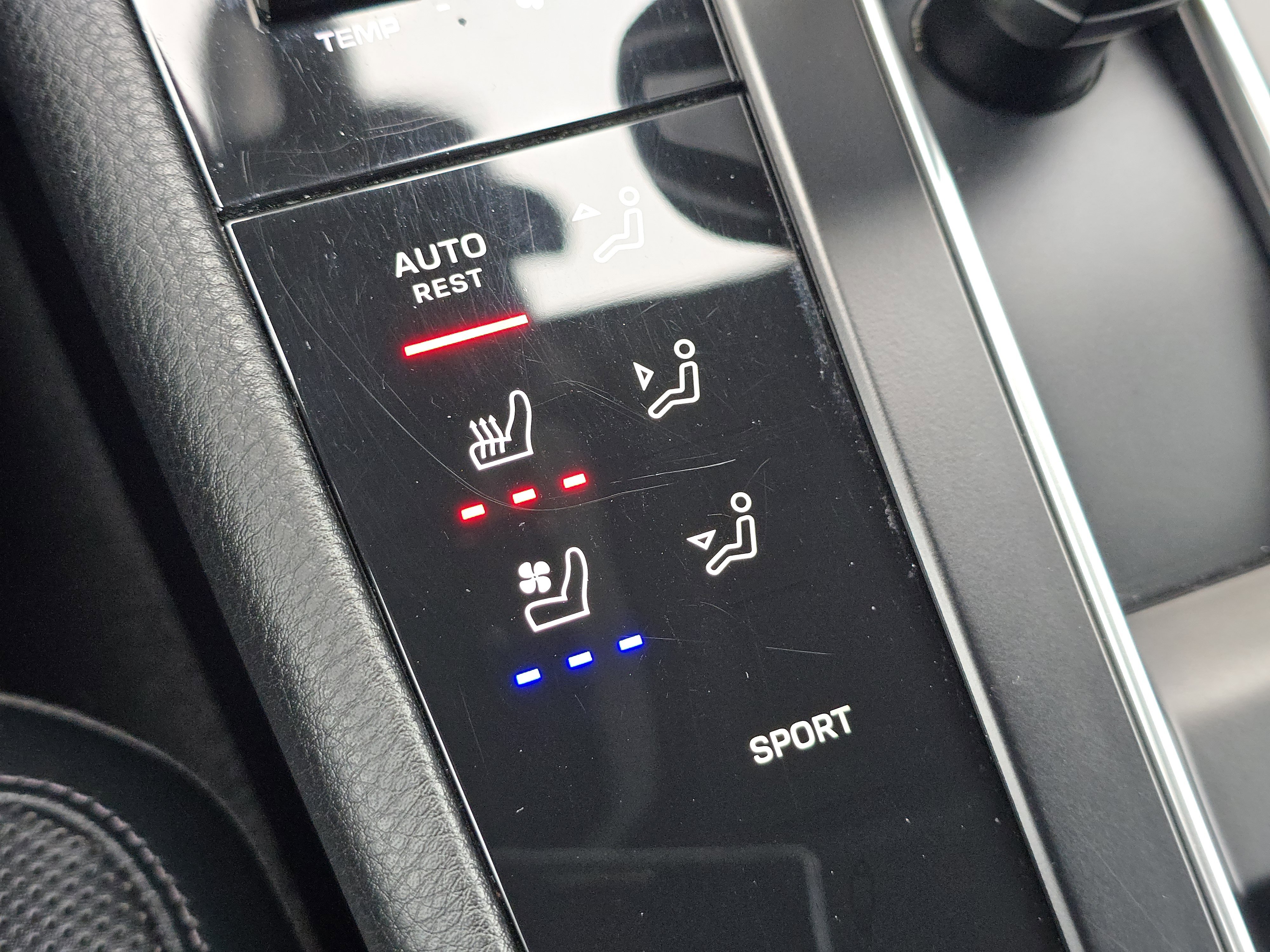 Certified 2023 Porsche Macan image 24