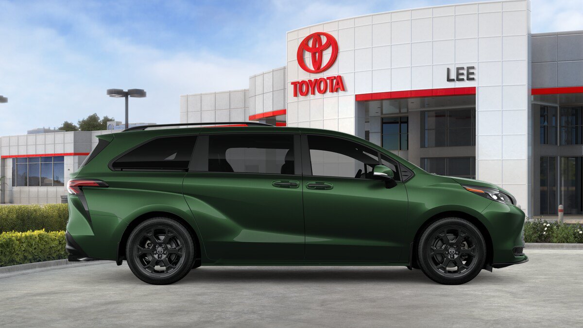 New 2026 Toyota Sienna XLE Woodland Edition AWD/4WD image 12