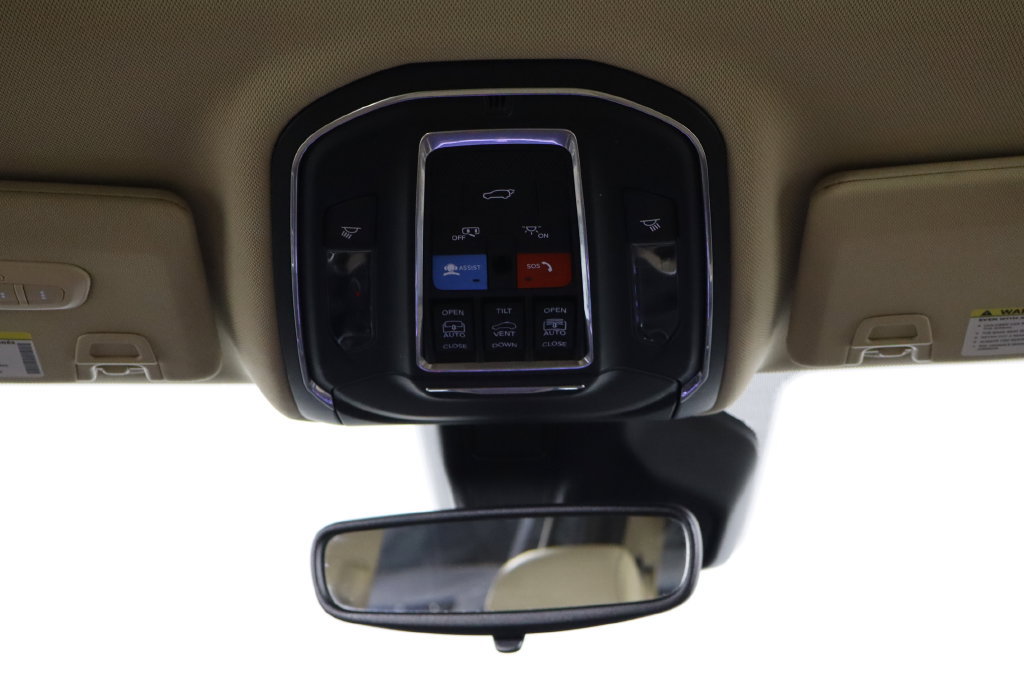 Used 2021 Jeep Grand Cherokee L Limited AWD/4WD image 28