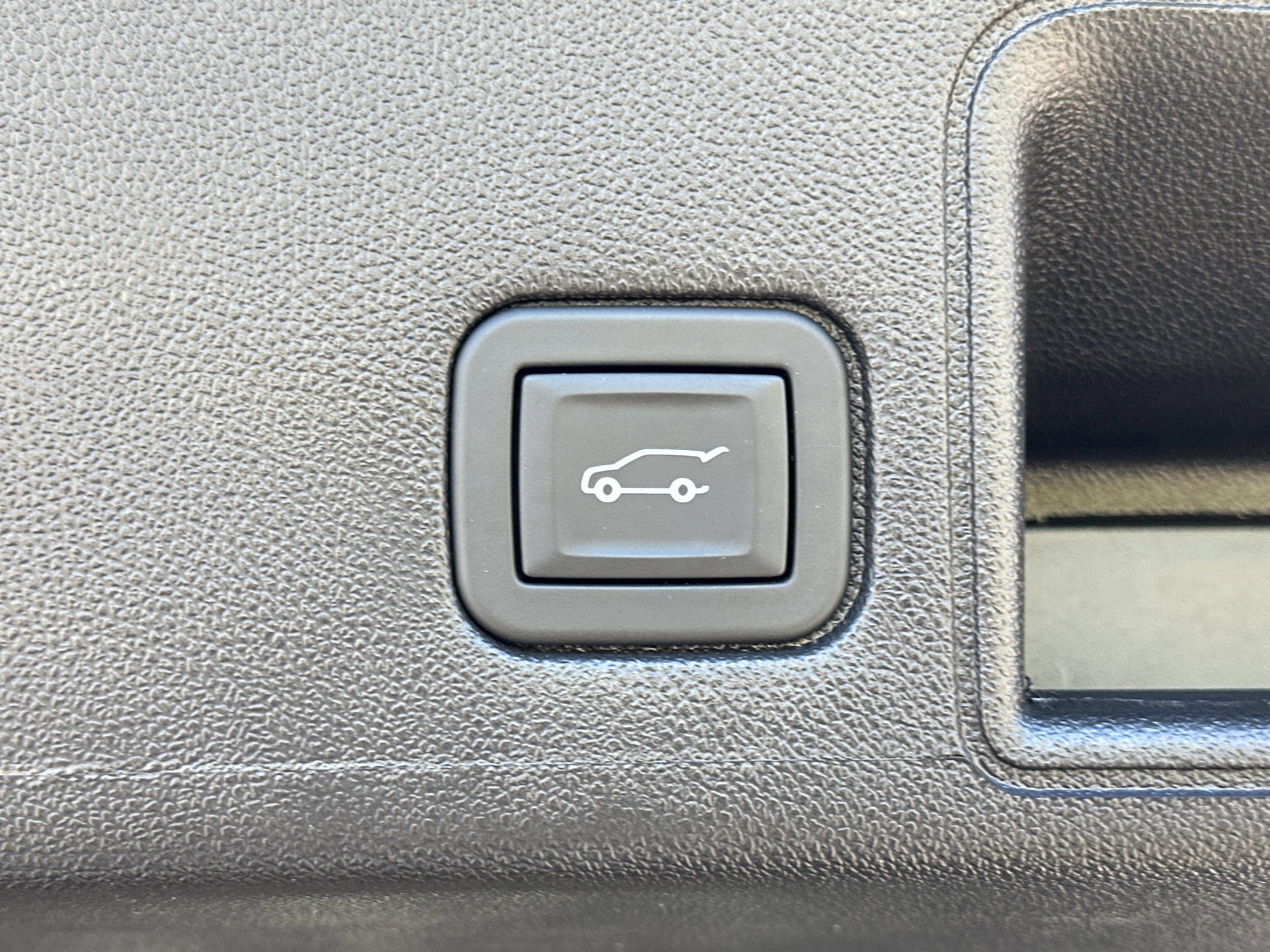 Used 2024 GMC Terrain SLT w/ Tech Package AWD/4WD image 19