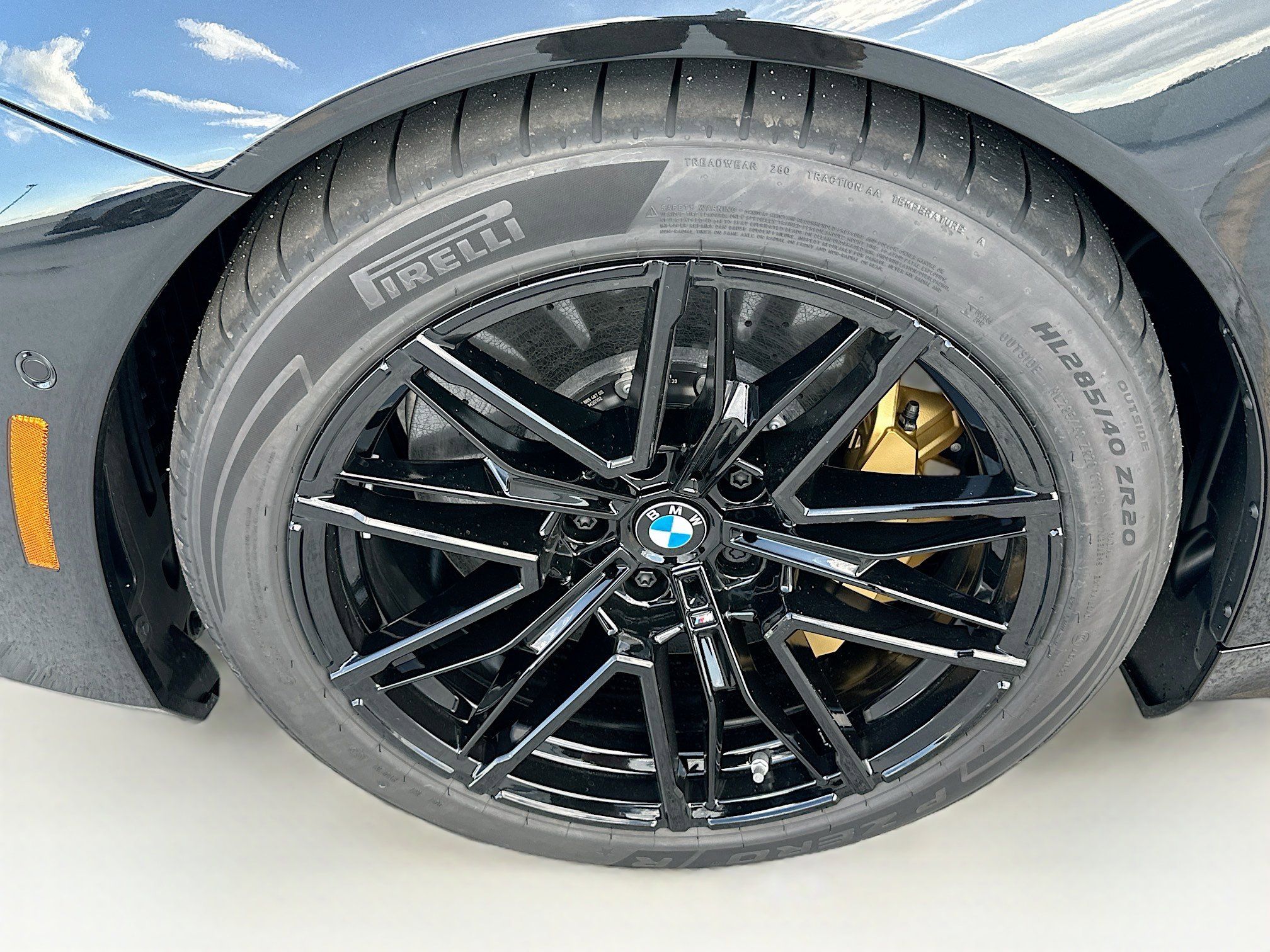 New 2026 BMW M5 w/ Carbon Package image 25