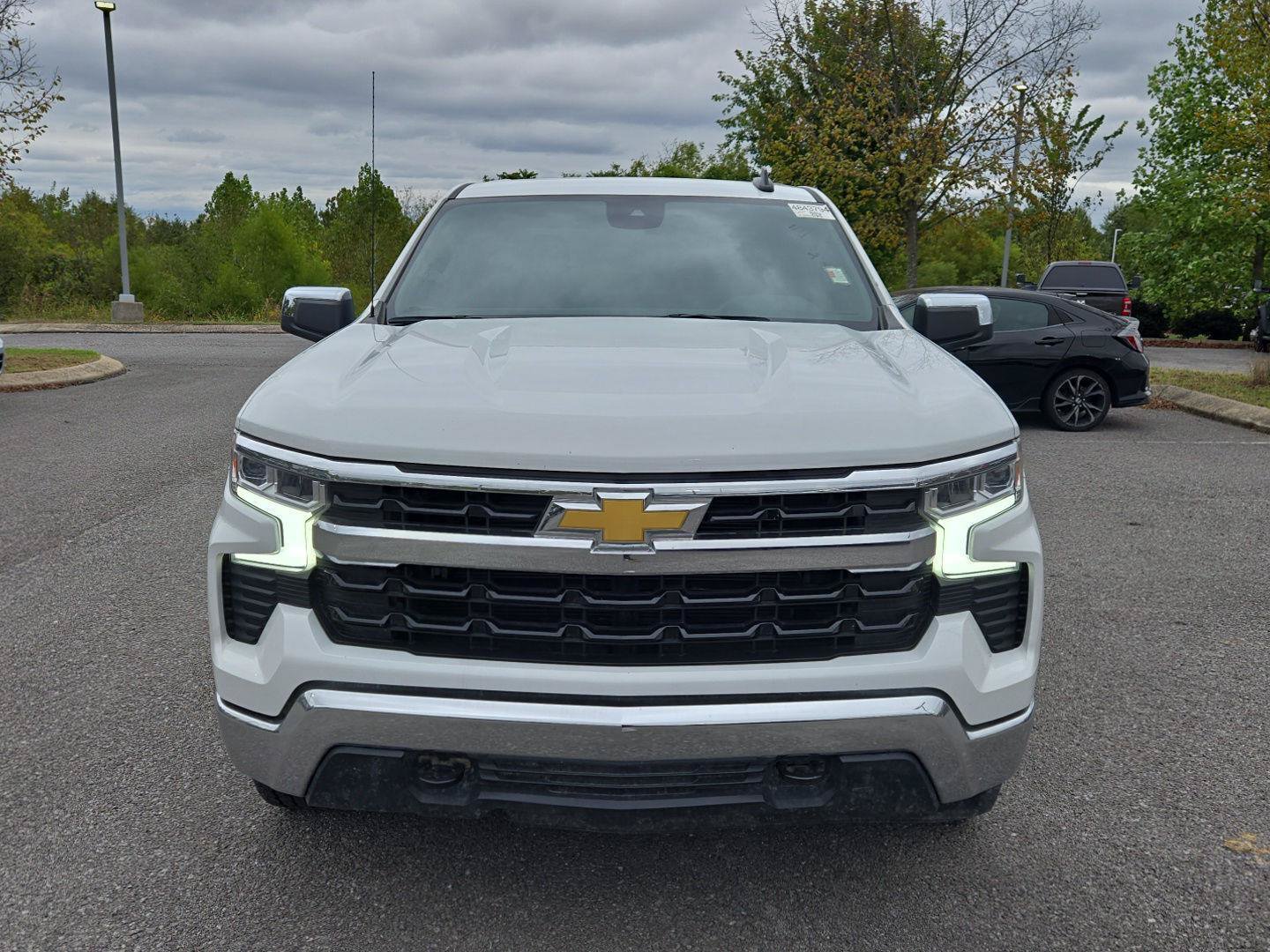 Used 2025 Chevrolet Silverado 1500 LT AWD/4WD image 2