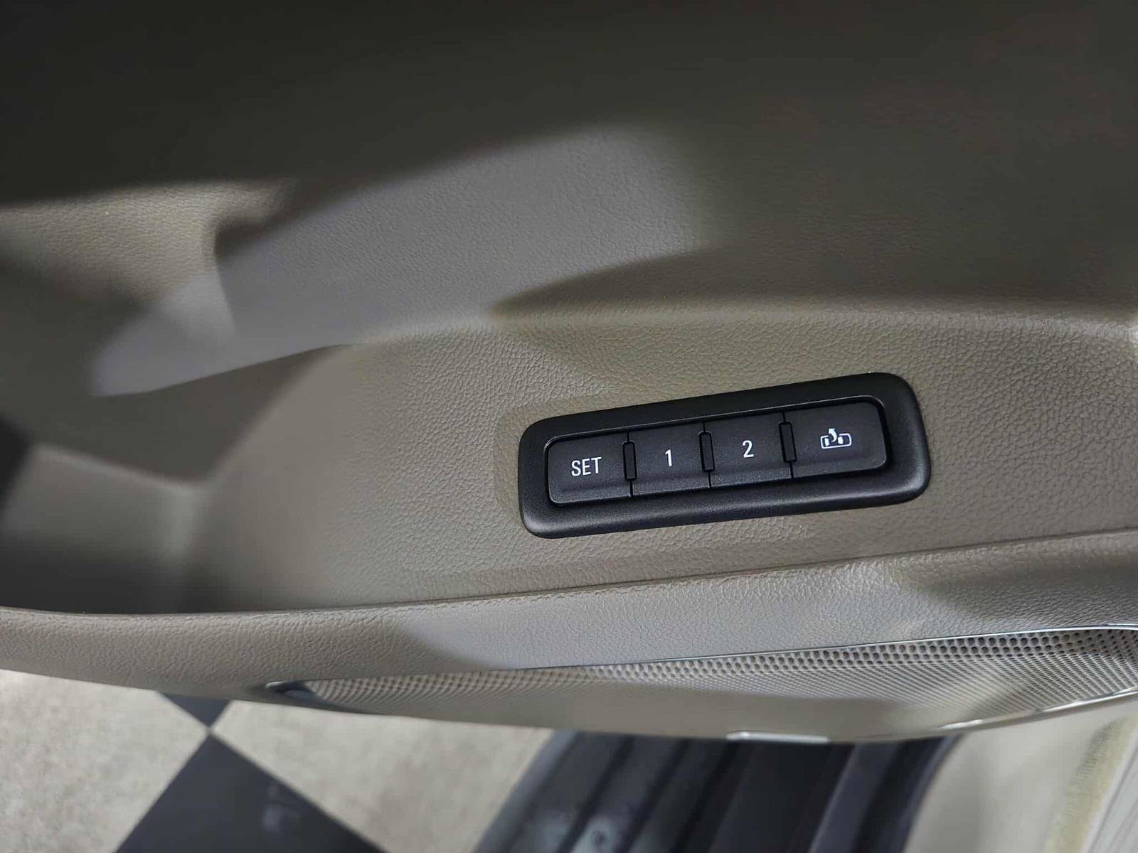 Used 2018 Chevrolet Tahoe LT image 10