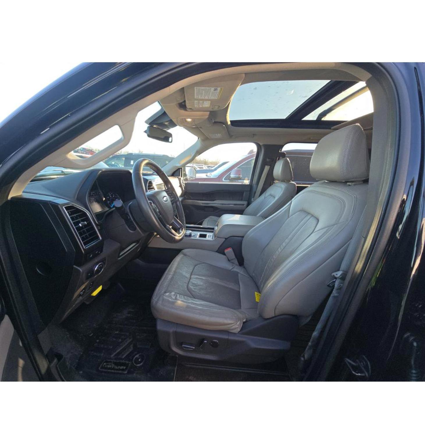 Used 2021 Ford Expedition Limited image 32