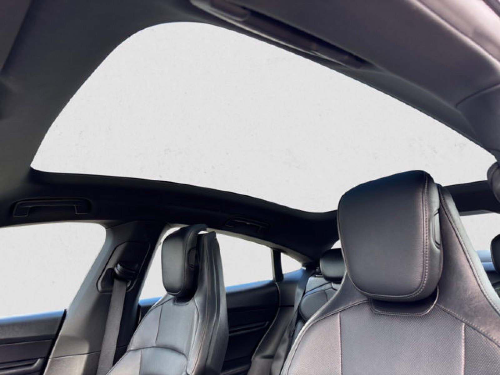 Used 2020 Porsche Taycan 4S w/ Premium Package image 12