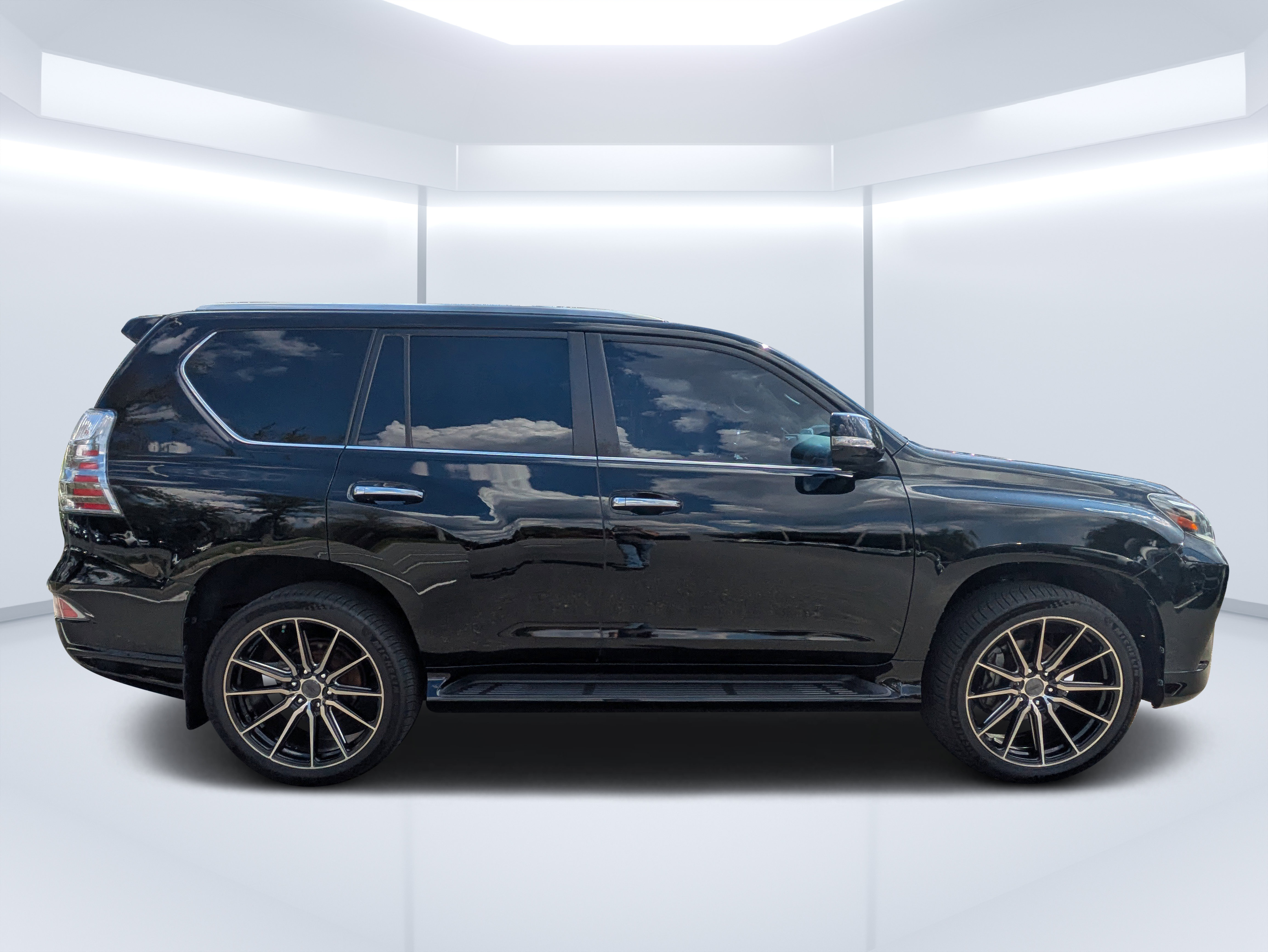 Used 2022 Lexus GX 460 Luxury w/ Accessory Package AWD/4WD image 2