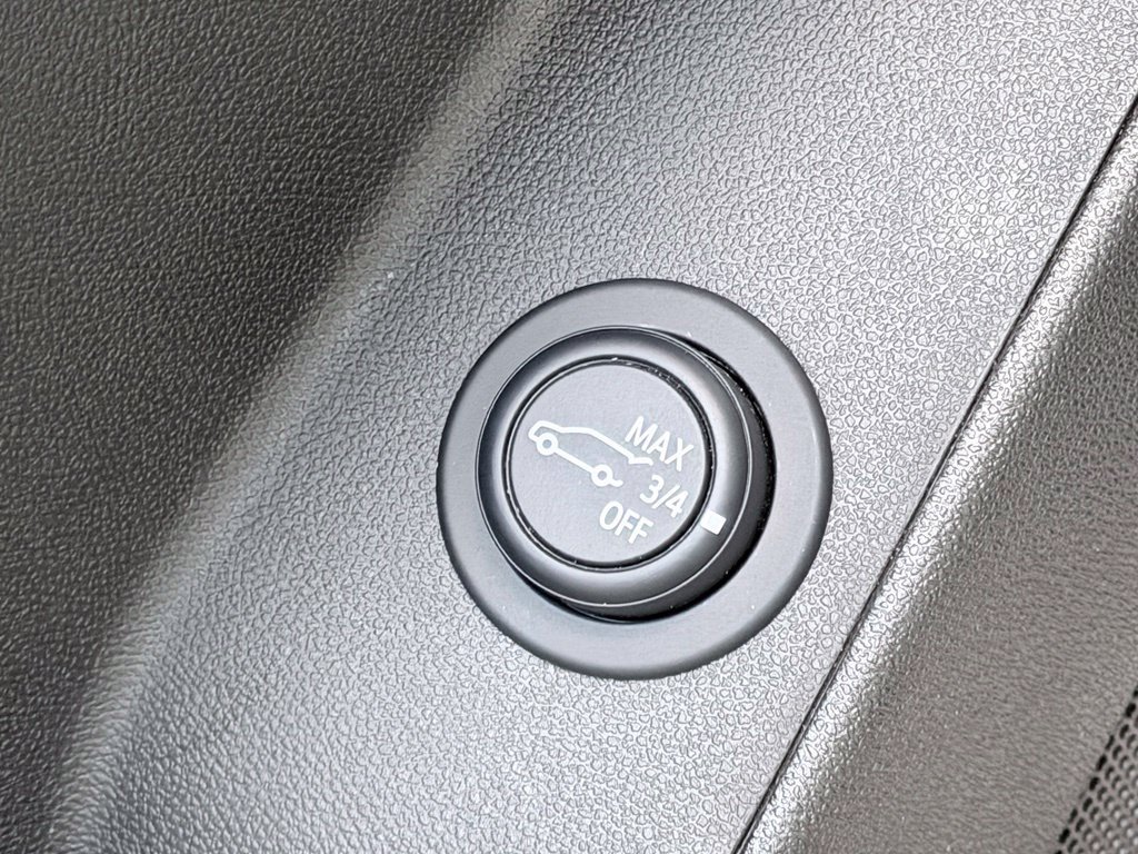 Used 2024 Chevrolet Equinox LT FWD image 12