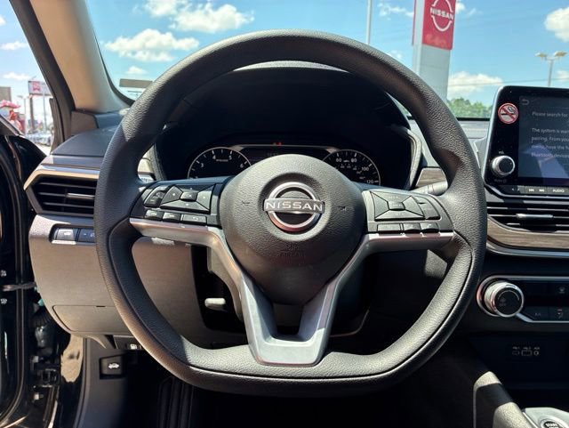 Used 2025 Nissan Altima 2.5 SV AWD/4WD image 21
