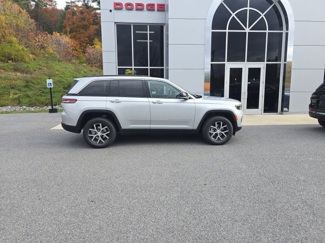New 2025 Jeep Grand Cherokee Limited image 7