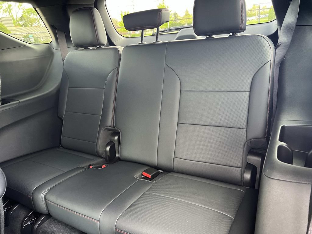 Used 2024 Chevrolet Traverse Z71 w/ LPO, Floor Liner Package AWD/4WD image 12