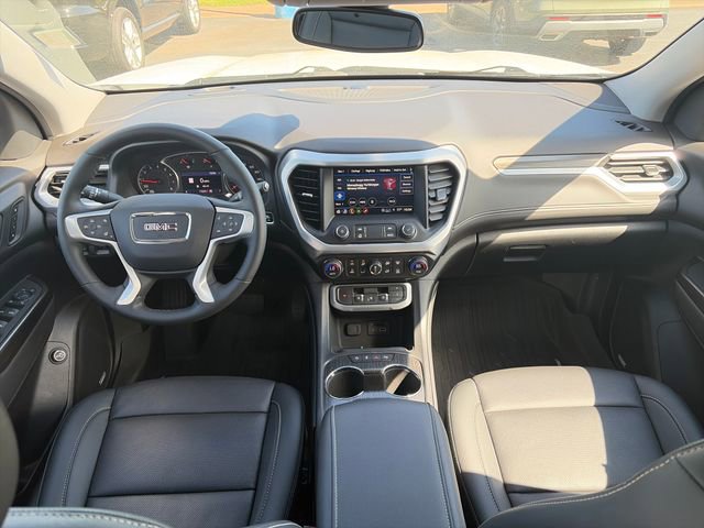 Used 2023 GMC Acadia SLT w/ Preferred Package image 16