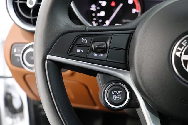 Used 2019 Alfa Romeo Giulia AWD w/ Cold Weather Package image 17