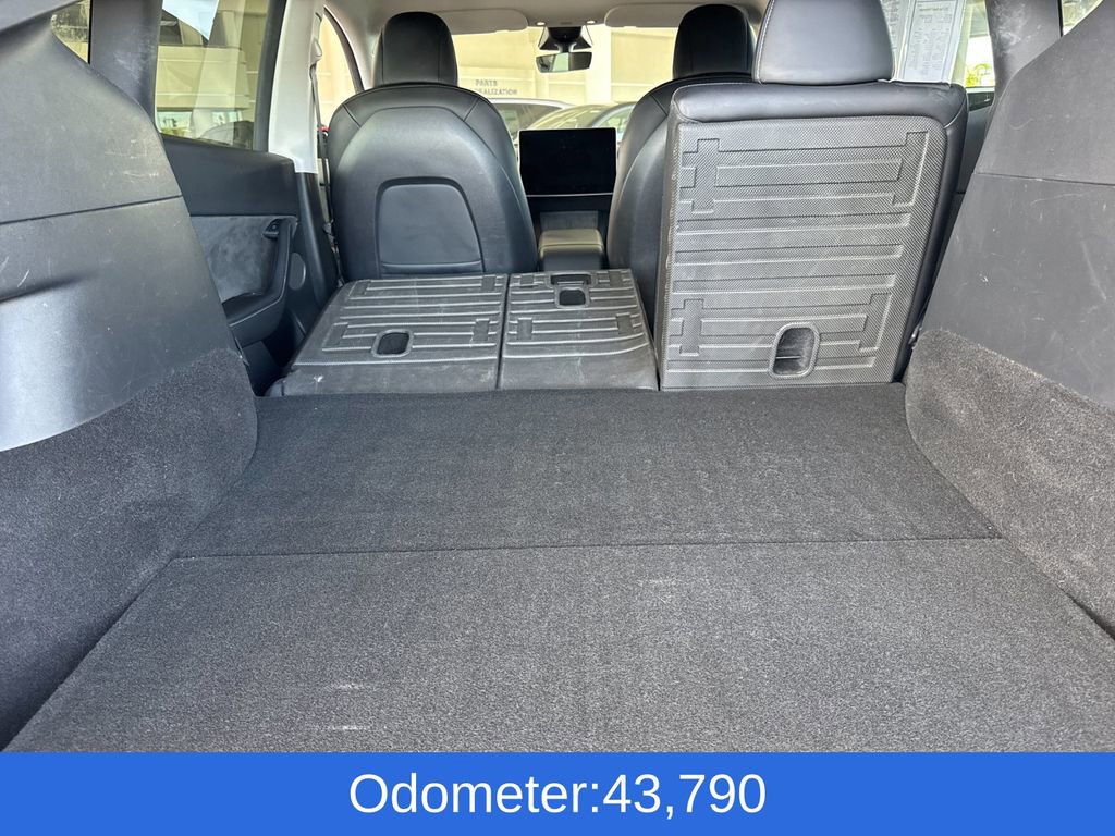Used 2022 Tesla Model Y Performance image 14
