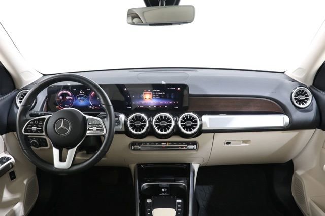 Used 2022 Mercedes-Benz GLB 250 4MATIC image 11