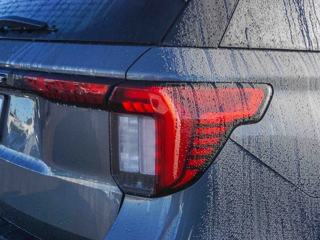 New 2026 Ford Explorer Active RWD image 7
