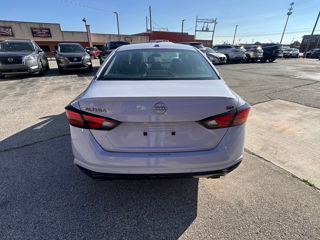 Certified 2025 Nissan Altima 2.5 SR FWD image 4