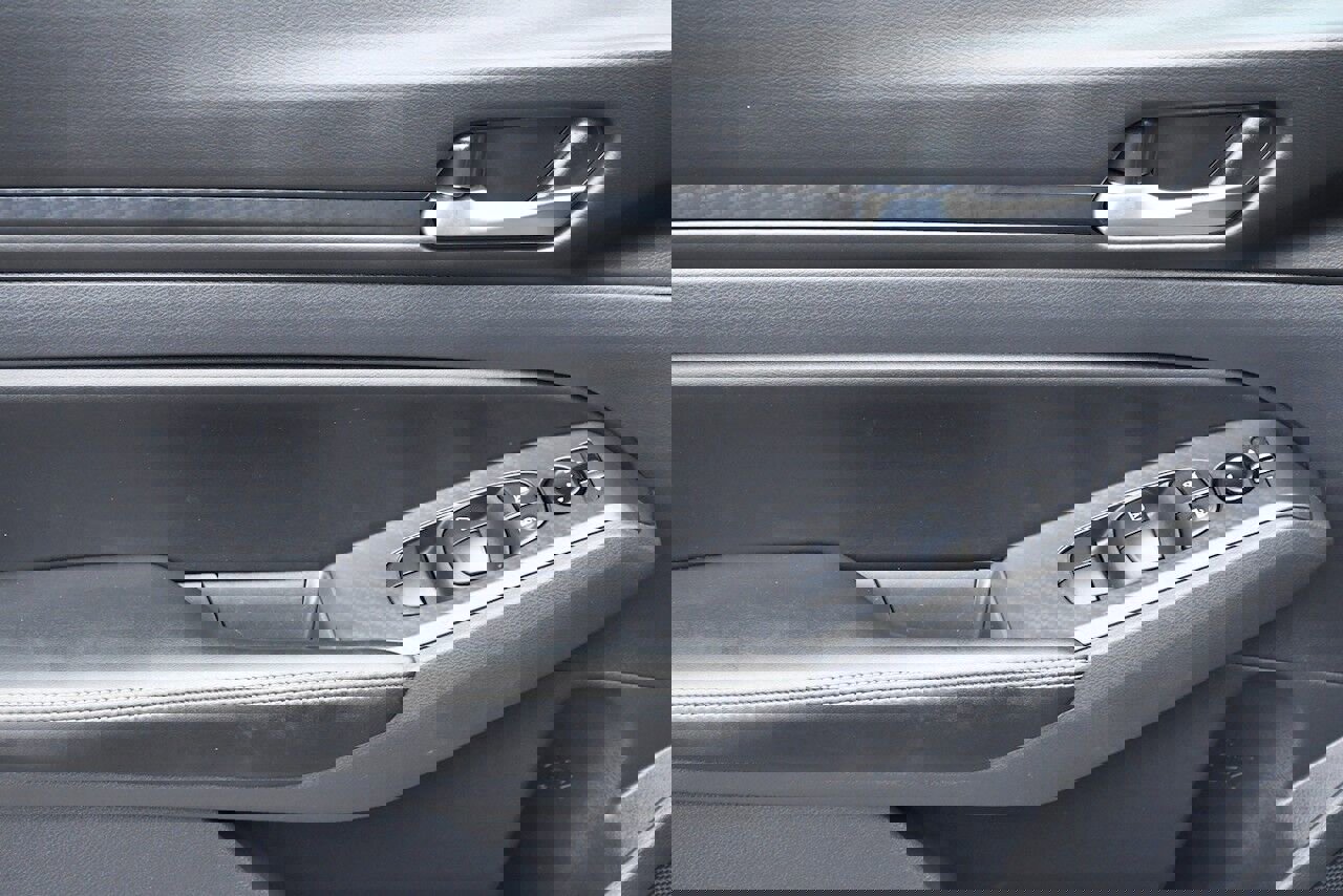 Used 2025 Nissan Altima 2.5 SV image 9