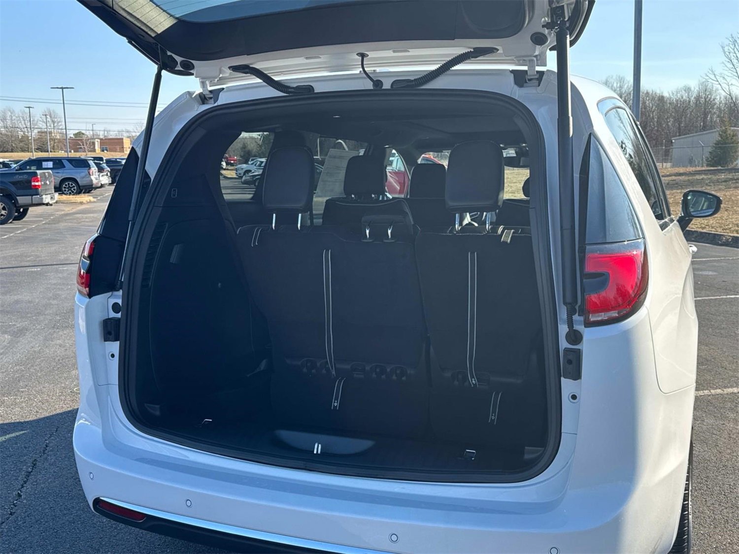 New 2026 Chrysler Pacifica Limited image 13