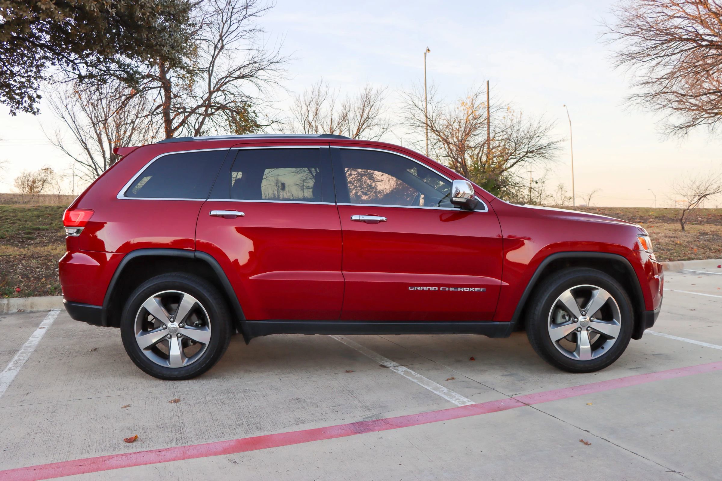Used 2014 Jeep Grand Cherokee Limited image 8