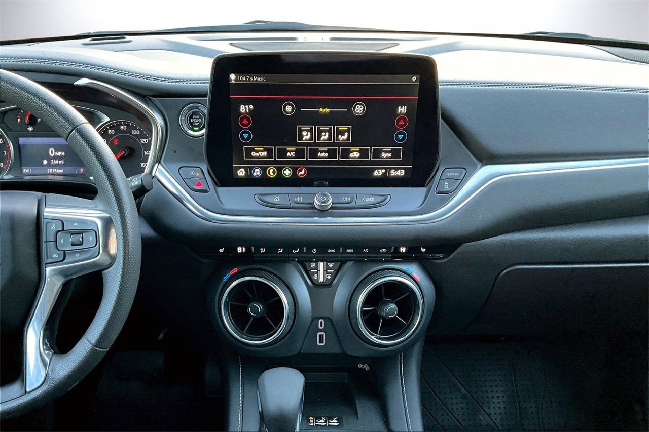 Used 2024 Chevrolet Blazer LT w/ Convenience Package image 11