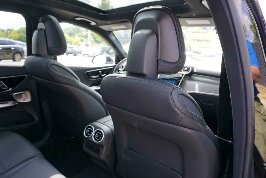 Certified 2025 Mercedes-Benz GLC 300 4MATIC image 57