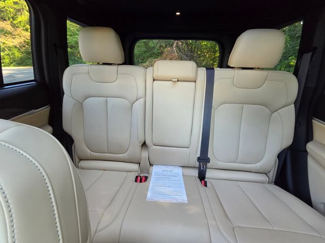 Used 2023 Jeep Grand Cherokee Limited w/ Luxury Tech Group II AWD/4WD image 23