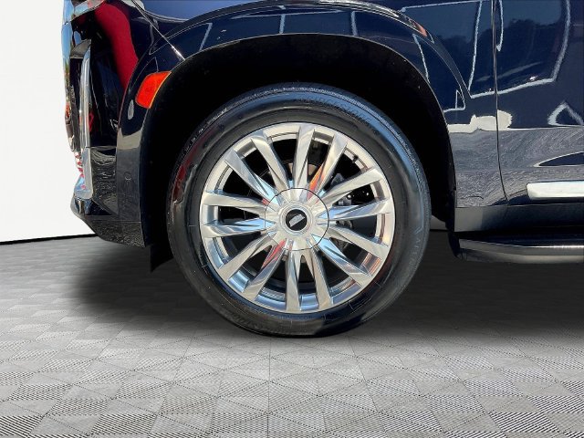Used 2024 Cadillac Escalade ESV Premium Luxury AWD/4WD image 37