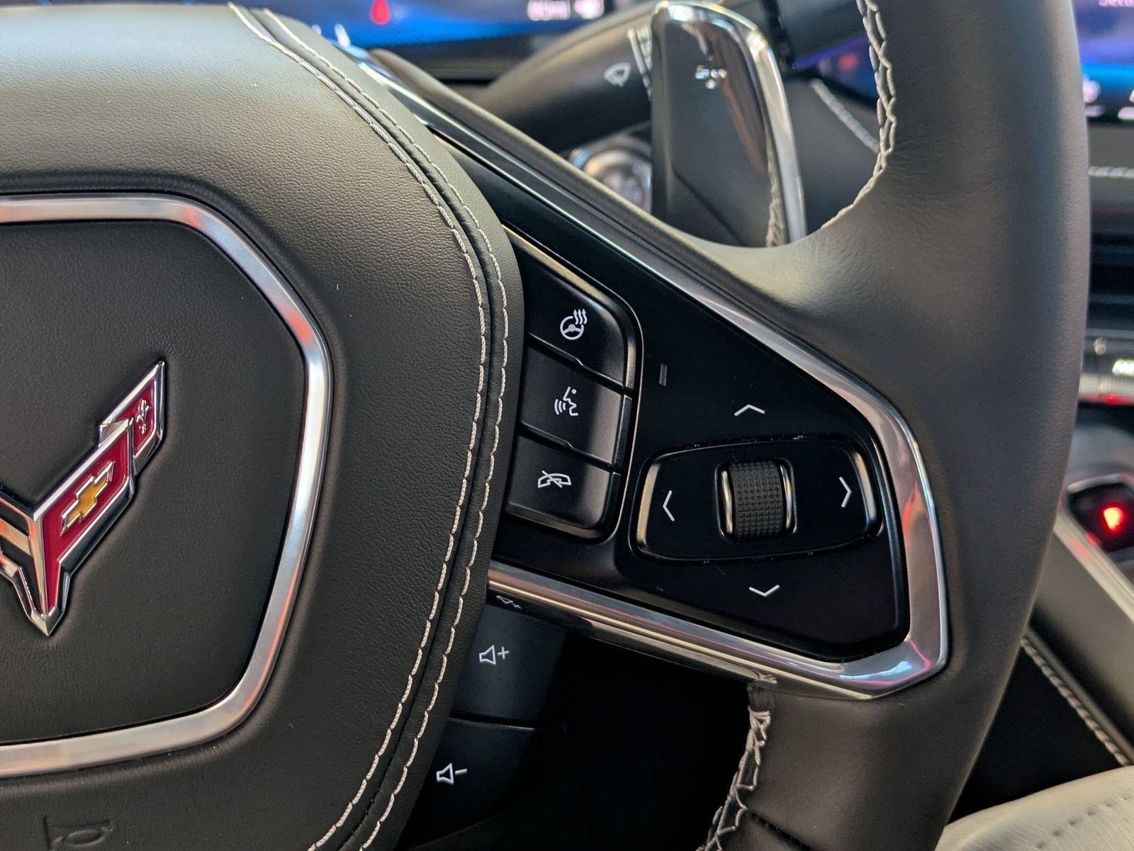 Used 2026 Chevrolet Corvette Stingray Premium Conv w/ Z51 Performance Package RWD image 8