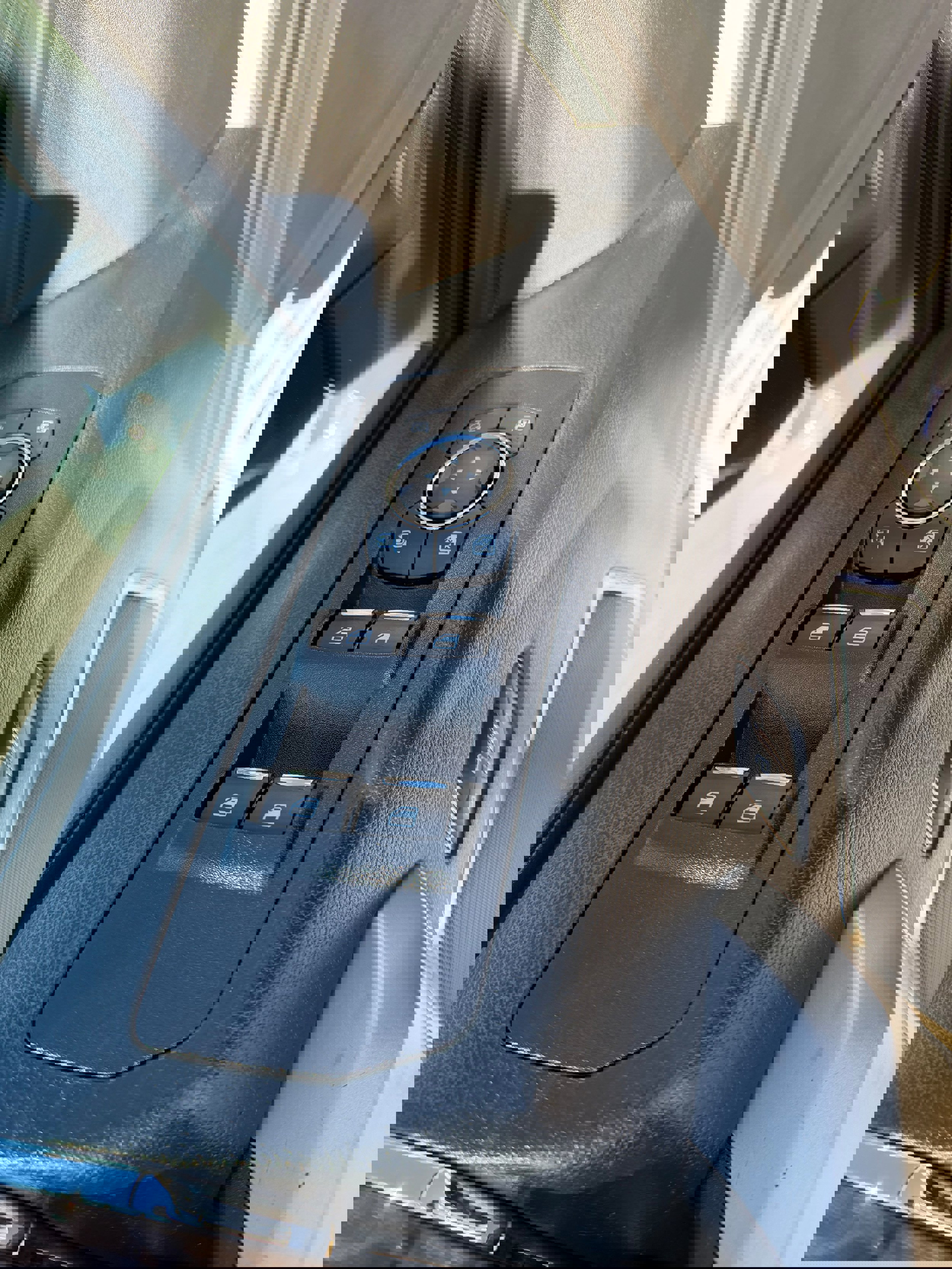 Used 2020 Ford F150 Lariat image 15