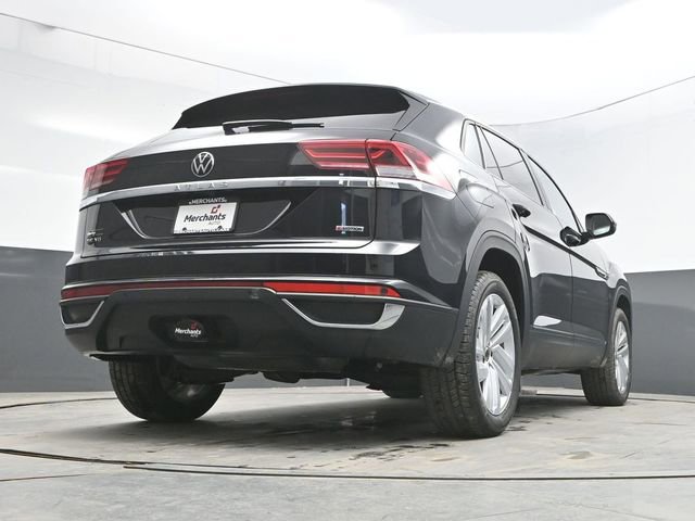 Used 2022 Volkswagen Atlas Cross Sport SE AWD/4WD image 32