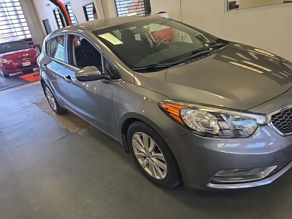 Used 2015 Kia Forte EX FWD image 2