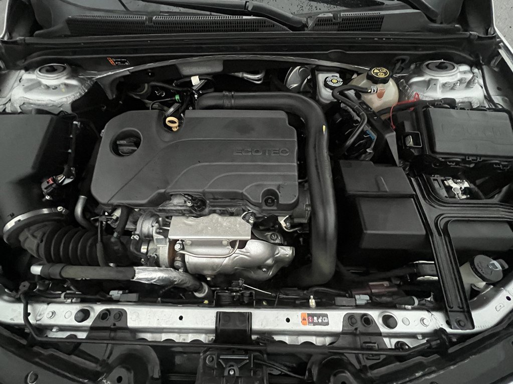 Used 2021 Chevrolet Malibu LT image 9