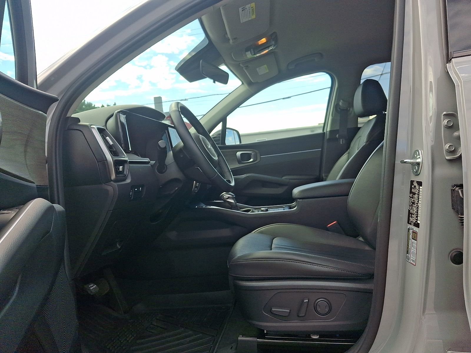 Used 2023 Kia Sorento S AWD/4WD image 13