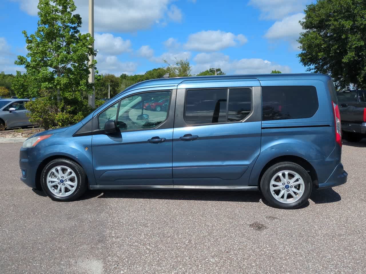 Used 2020 Ford Transit Connect XLT w/ Trailer Tow Package FWD image 3