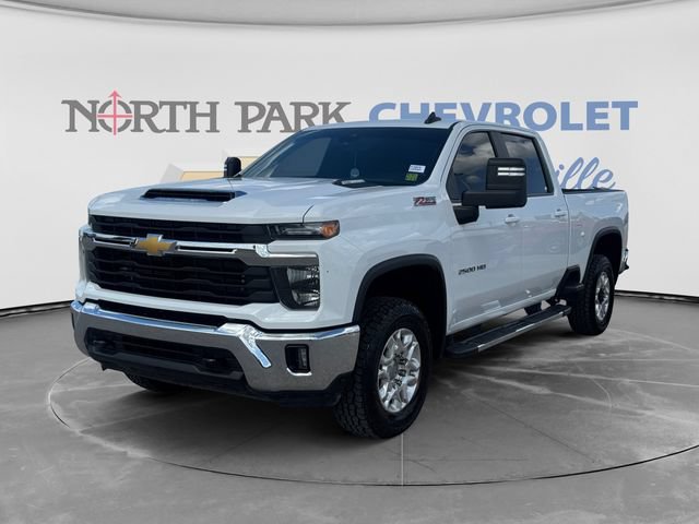 Used 2024 Chevrolet Silverado 2500 LT AWD/4WD image 1