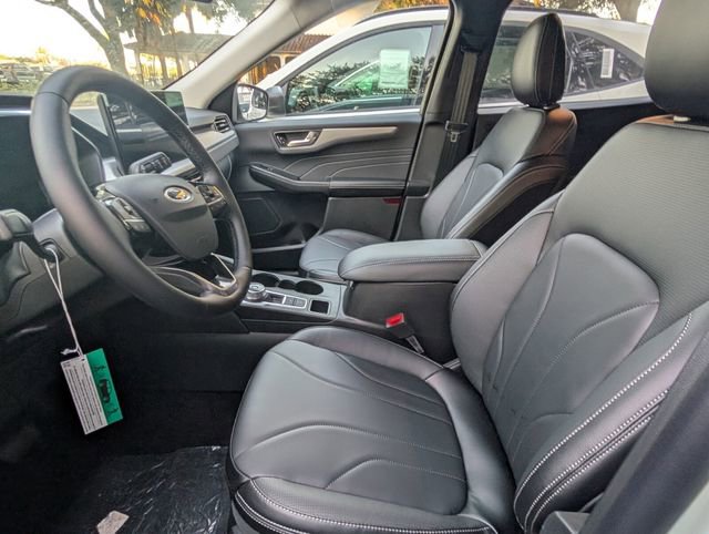 New 2025 Ford Escape SE w/ PHEV Premium Package image 7