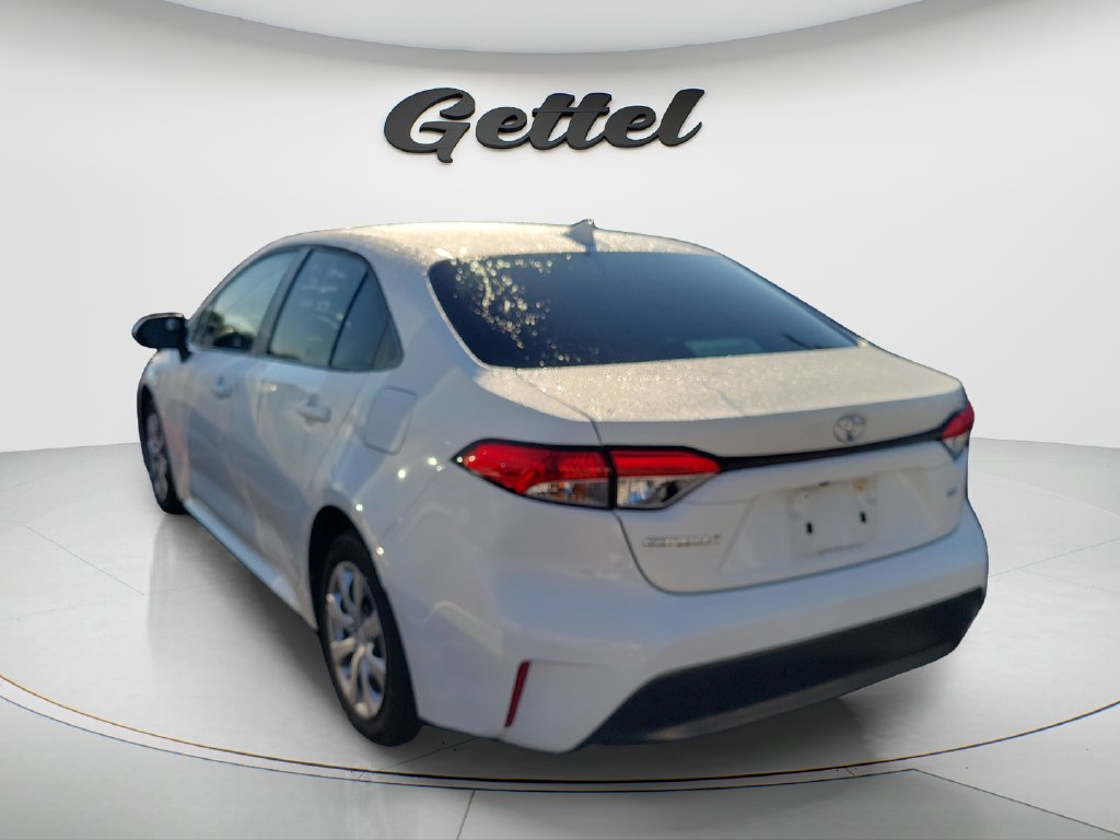 Used 2025 Toyota Corolla LE FWD image 5