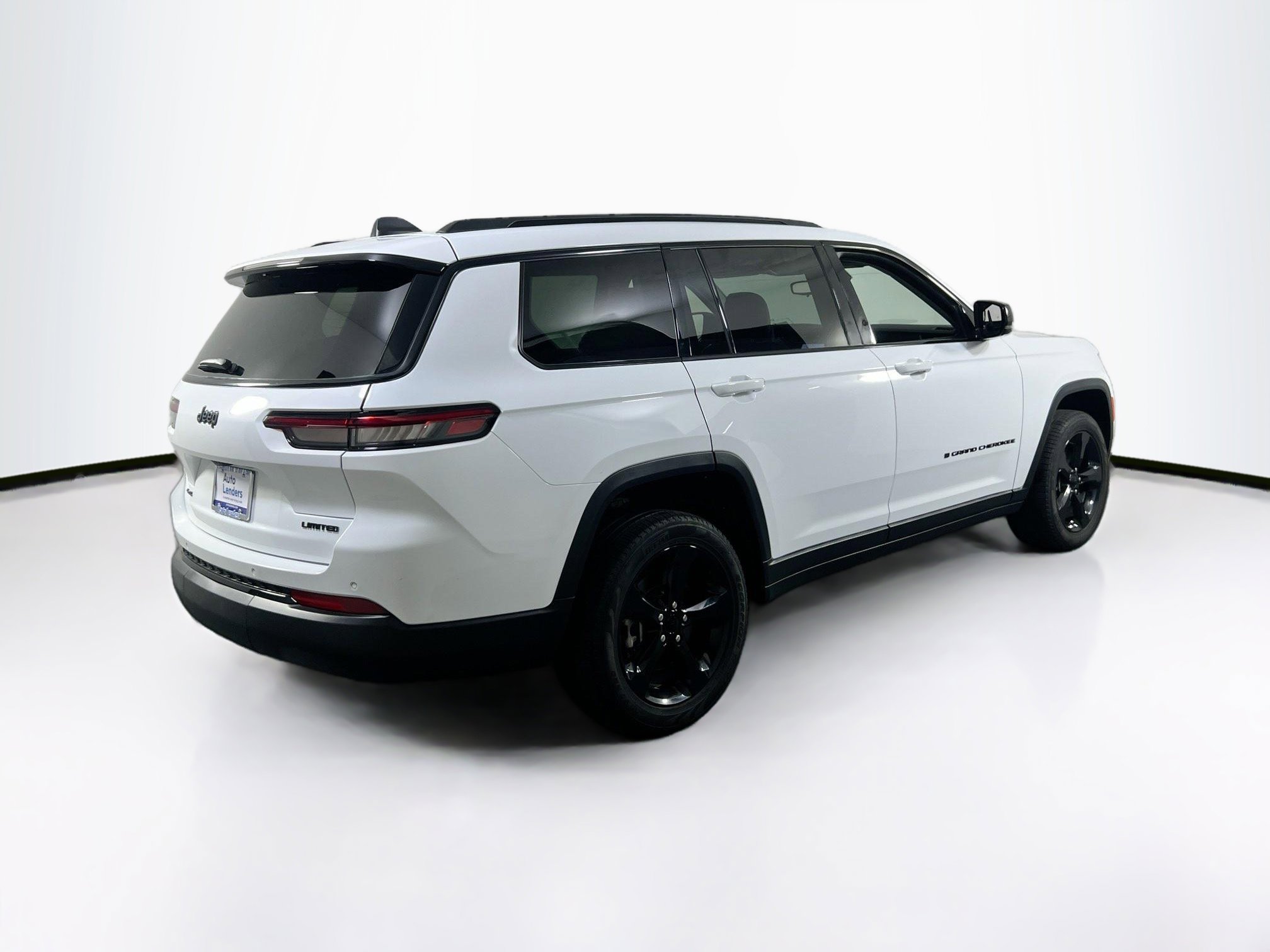 Used 2023 Jeep Grand Cherokee L Limited w/ Black Appearance Package AWD/4WD image 5