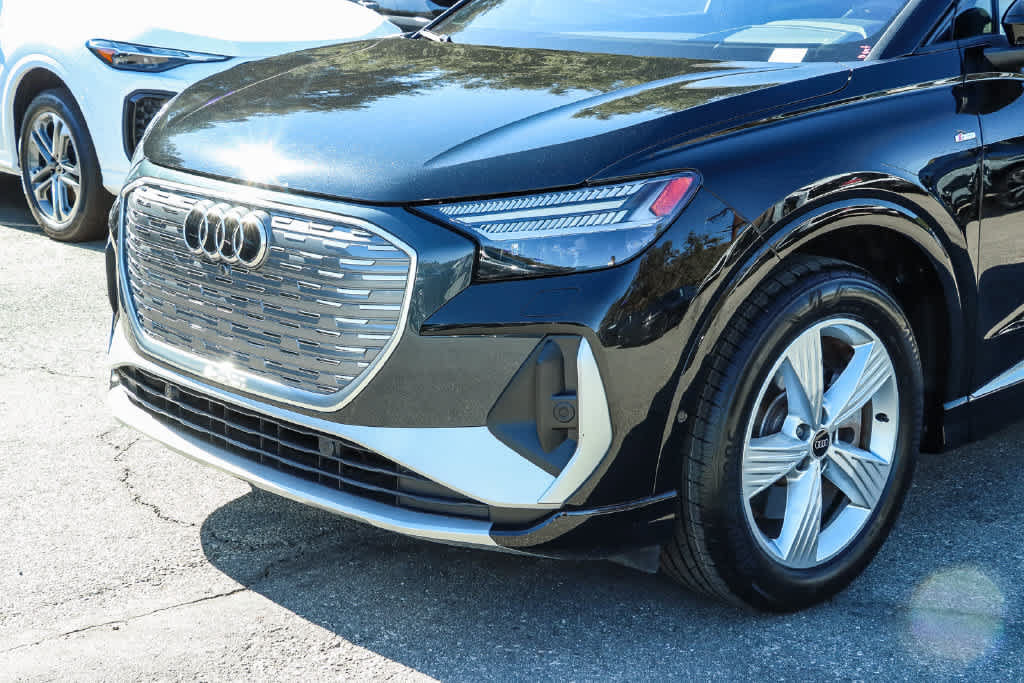 Used 2024 Audi Q4 e-tron Prestige AWD/4WD image 7