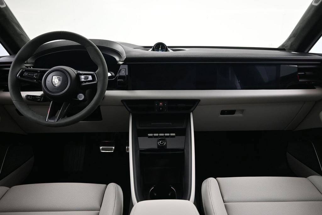 Certified 2024 Porsche Macan Turbo Electric AWD/4WD image 9